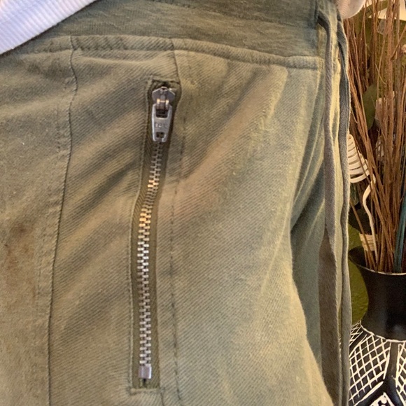 💚 olive green joggers 💚 - Picture 3 of 4